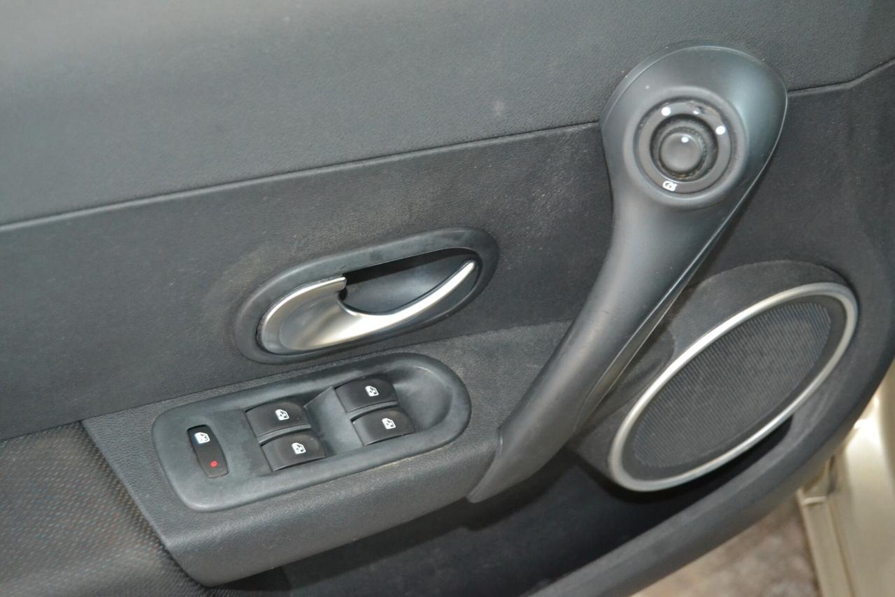 Renault Clio 1.2i 5 porte Dynamique KMDOC/Clima/ABS