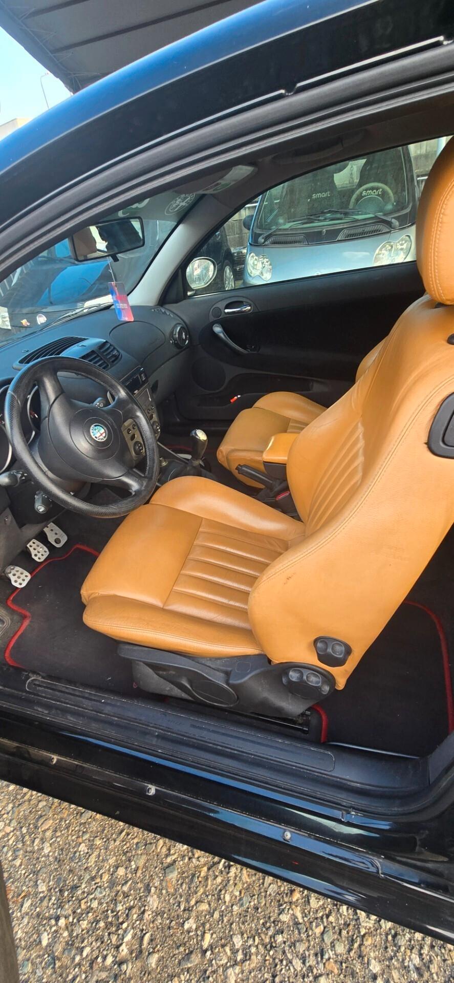 Alfa Romeo 147 1.6i benzina iscritta Asi