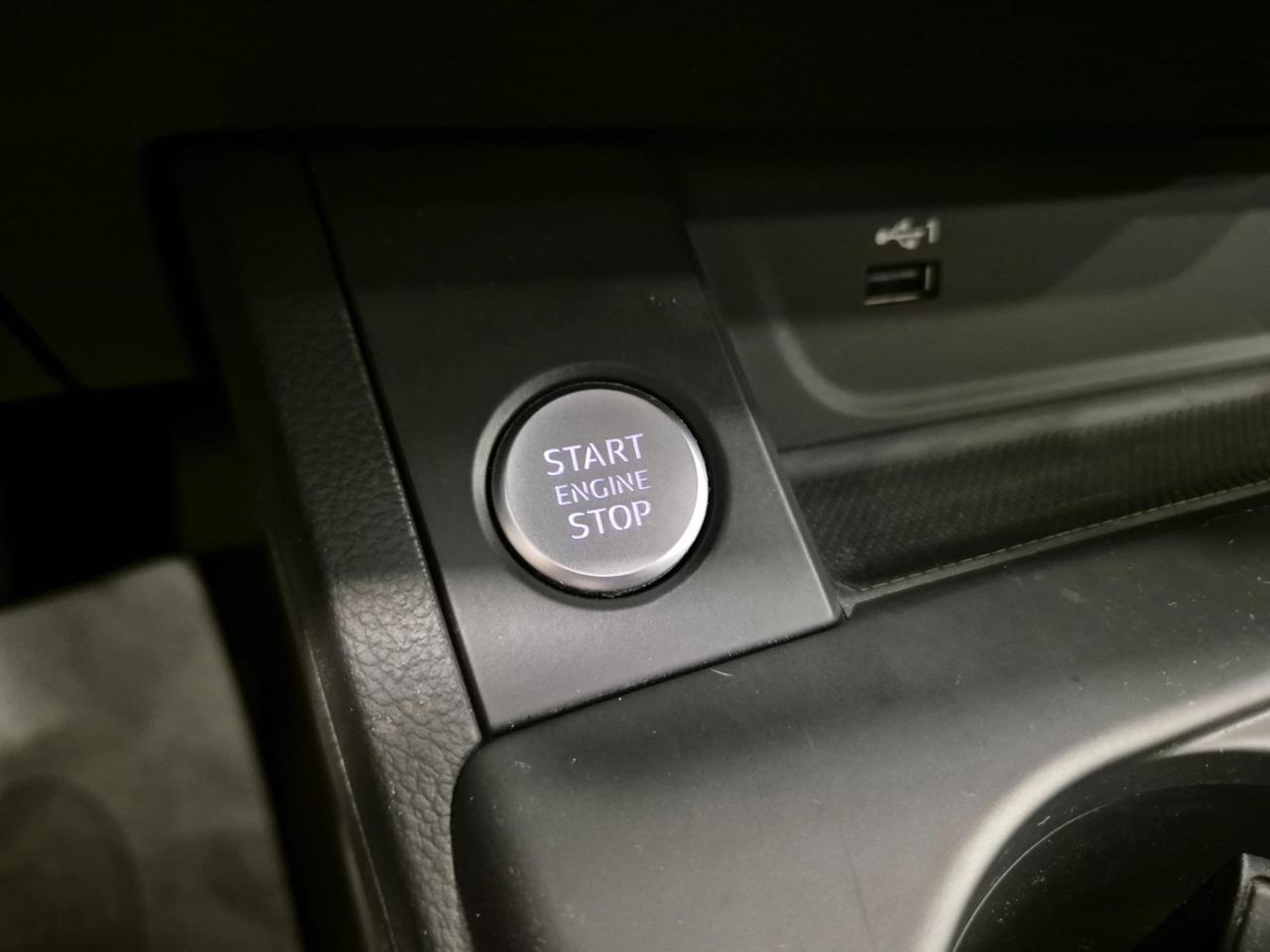 Audi A4 Avant 40 2.0 tdi S Line edition 190cv s-tronic - ACC/Lim - Sens. Park.