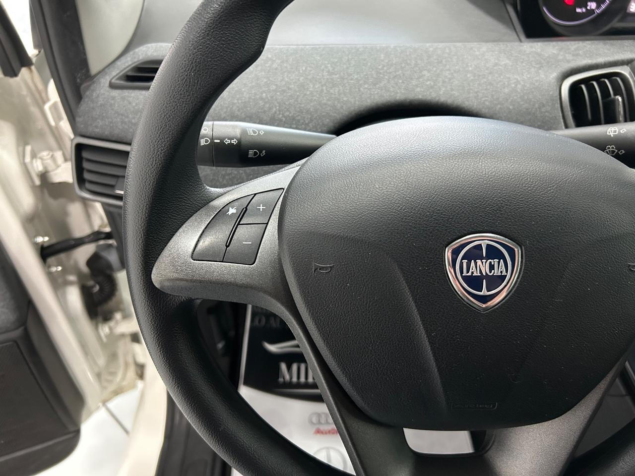 Lancia Ypsilon 1.2cc 69 CV 5 porte Gold
