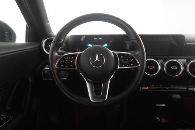 MERCEDES-BENZ A 180 A 180 d Automatic Business Extra