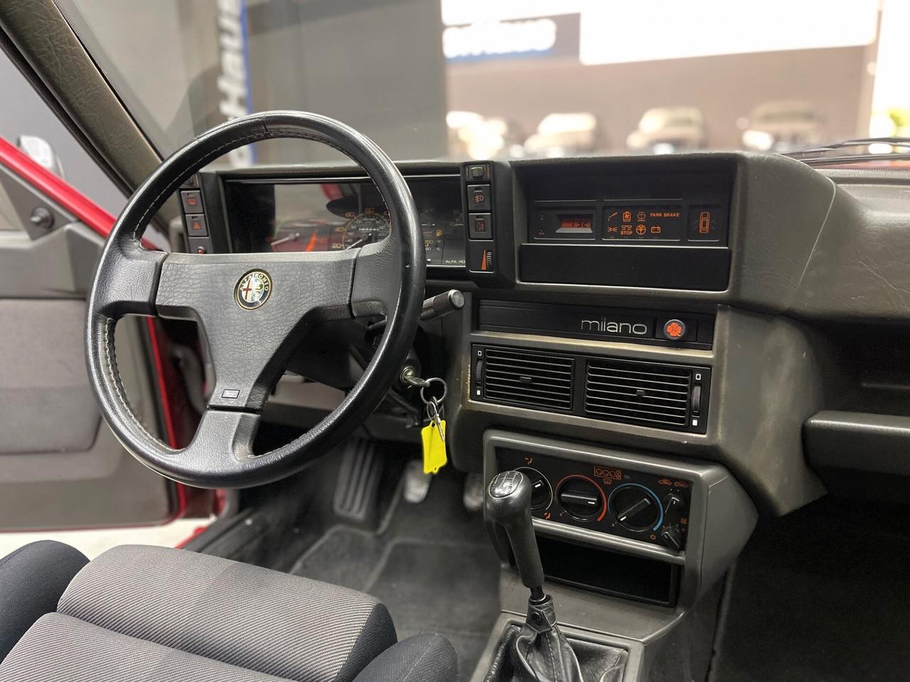 Alfa Romeo 75 3.0i V6 Milano