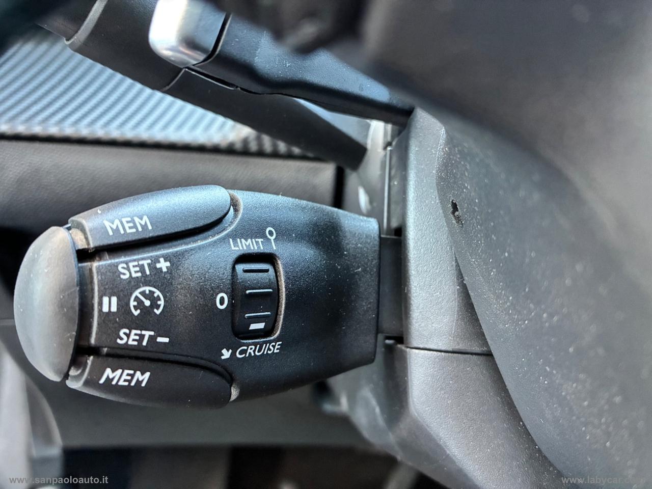 PEUGEOT 208 Hybrid 100 e-DCS6 Allure GRIGIO SELENIUM GARANZIA UFFICIALE