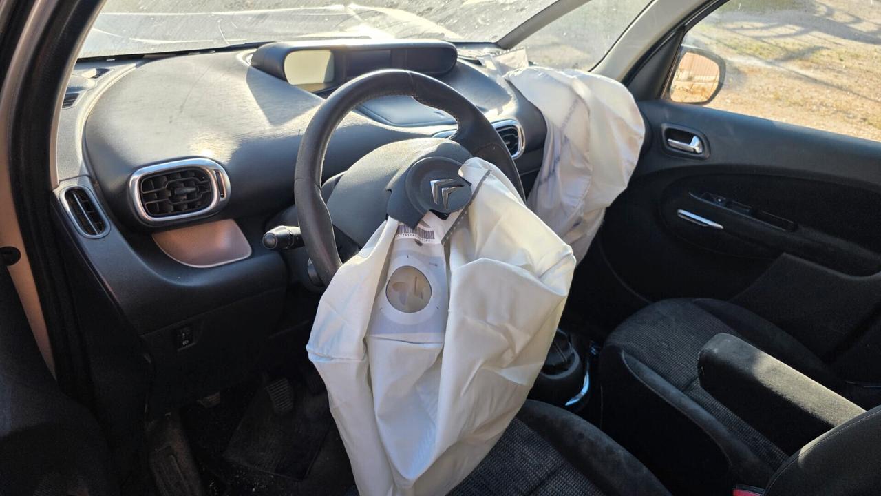 CITROEN C3 PICASSO 1.6 HDI 92 CV EXCLUSIVE 2011 EURO 5 INCIDENTATA € 900,00