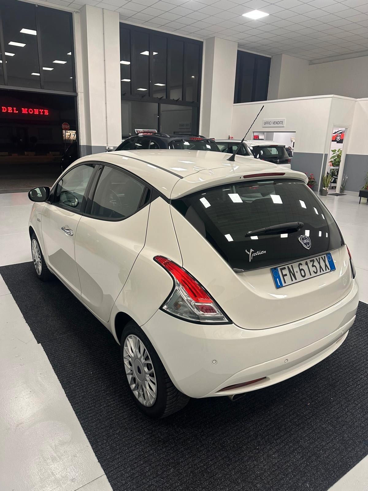 Lancia Ypsilon 1.2 69 CV 5 porte Platinum