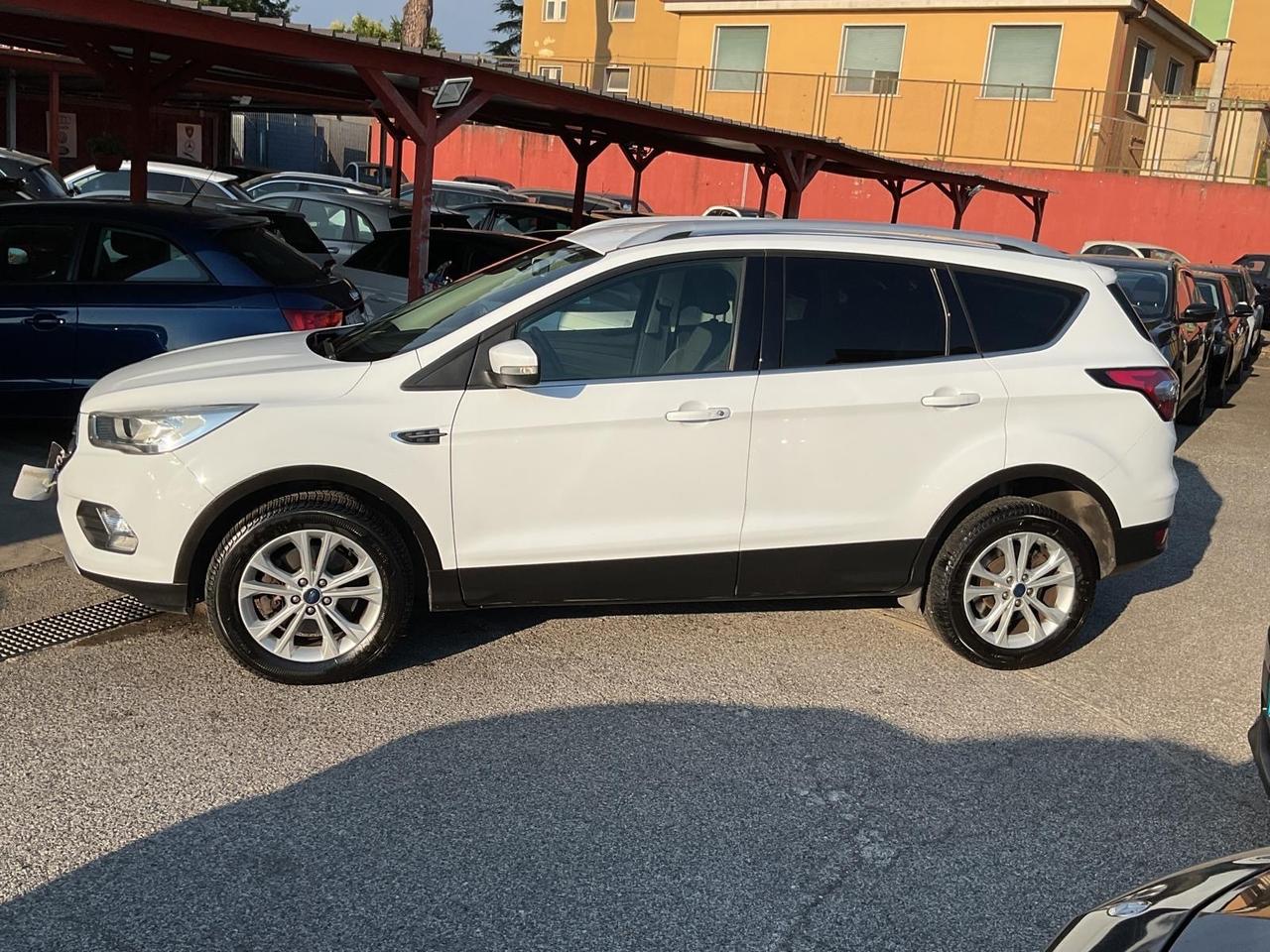 Kuga 1.5 TDCI 120 CV-2WD-titanium-unipro