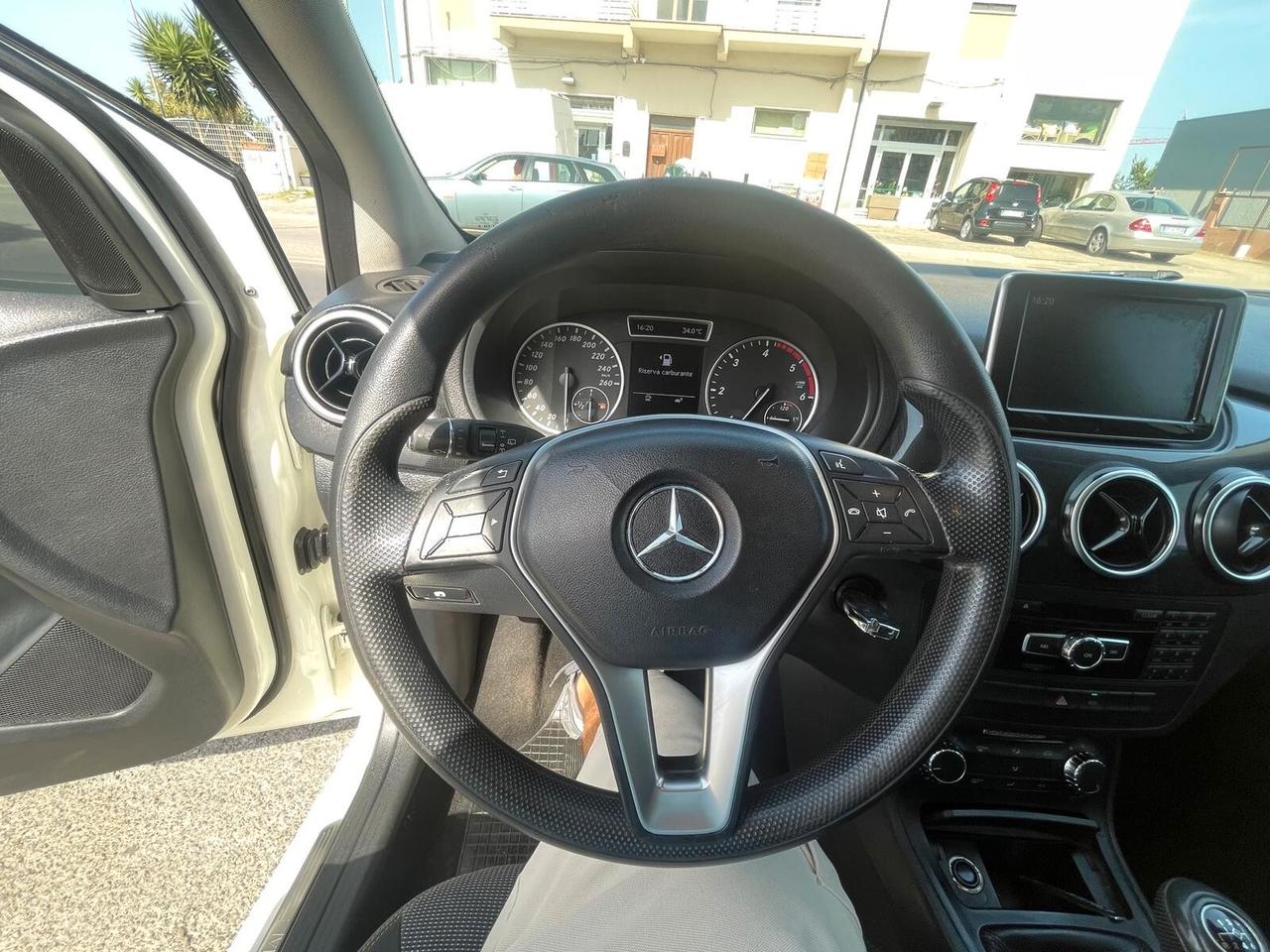 Mercedes-benz B 180 CDI BlueEFFICIENCY Premium