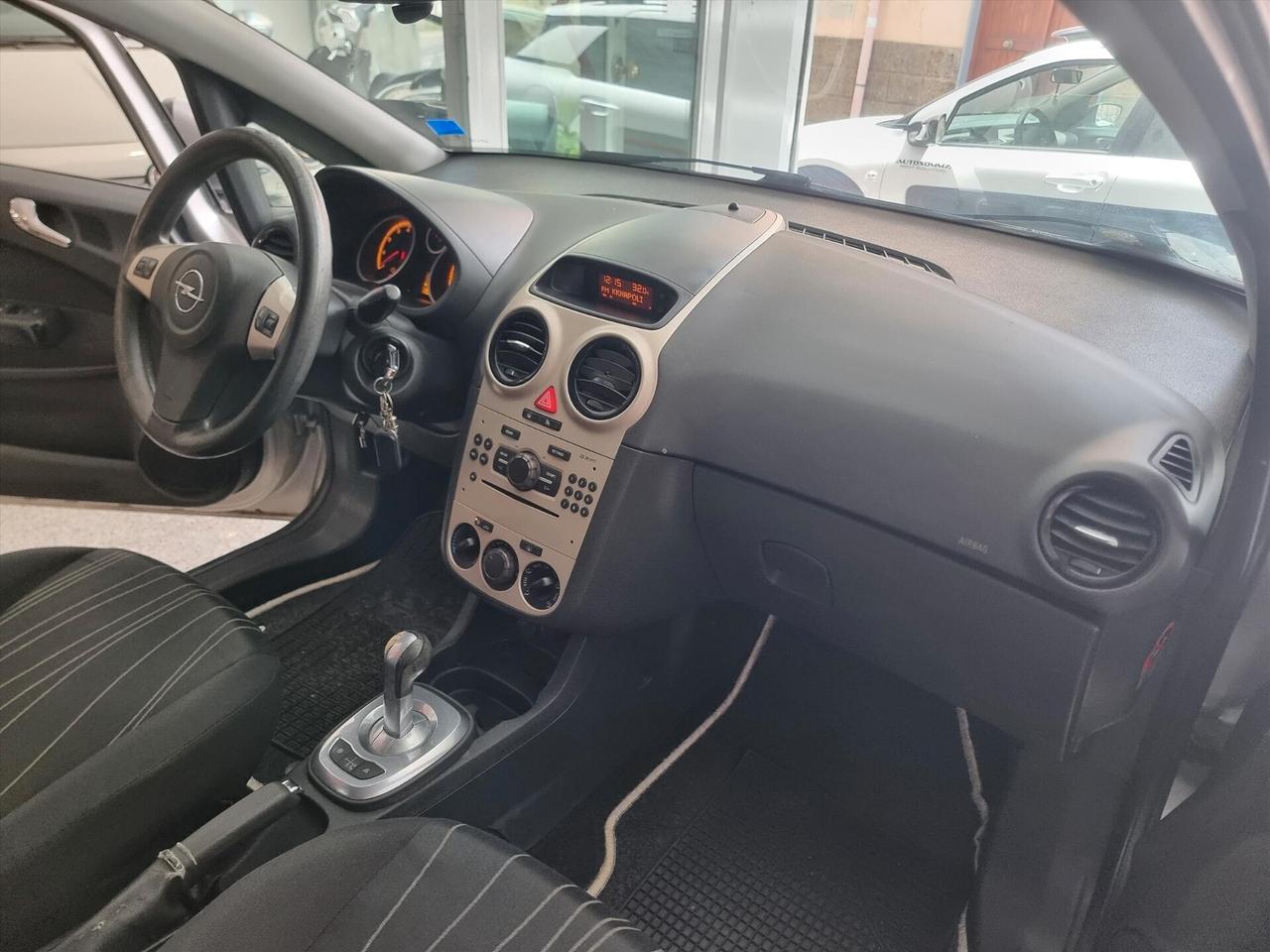 Opel Corsa 1.2 5 porte Cosmo CAMBIO AUTOMATICO GPL