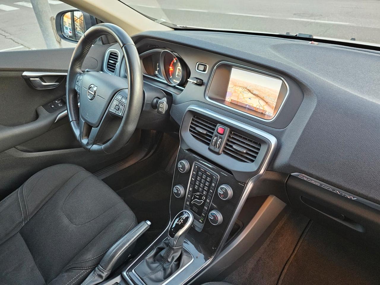 Volvo V40 2.0 D2 120cv Cross Country*Geartronic*Business*Navi*Pdc*Euro6*