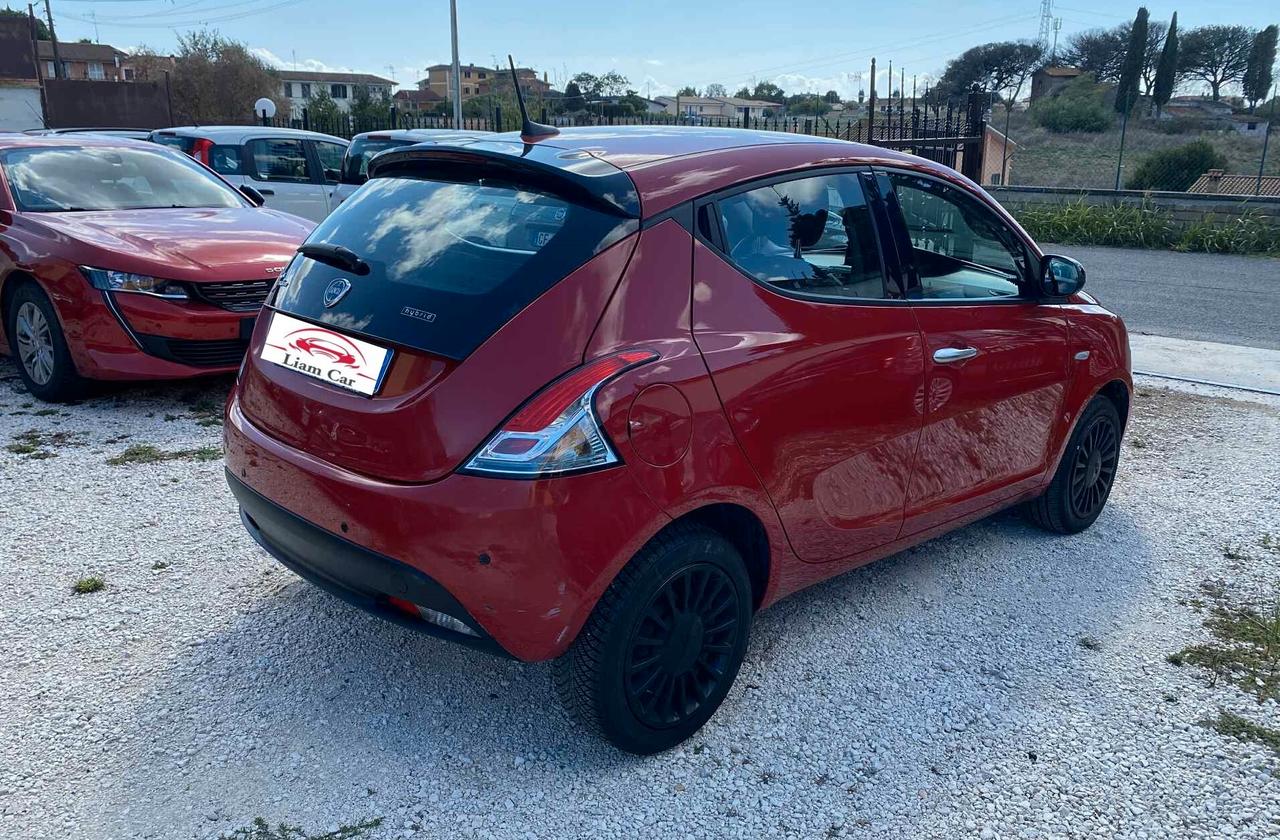Lancia Ypsilon 1.0 Hybrid Ok Neop.