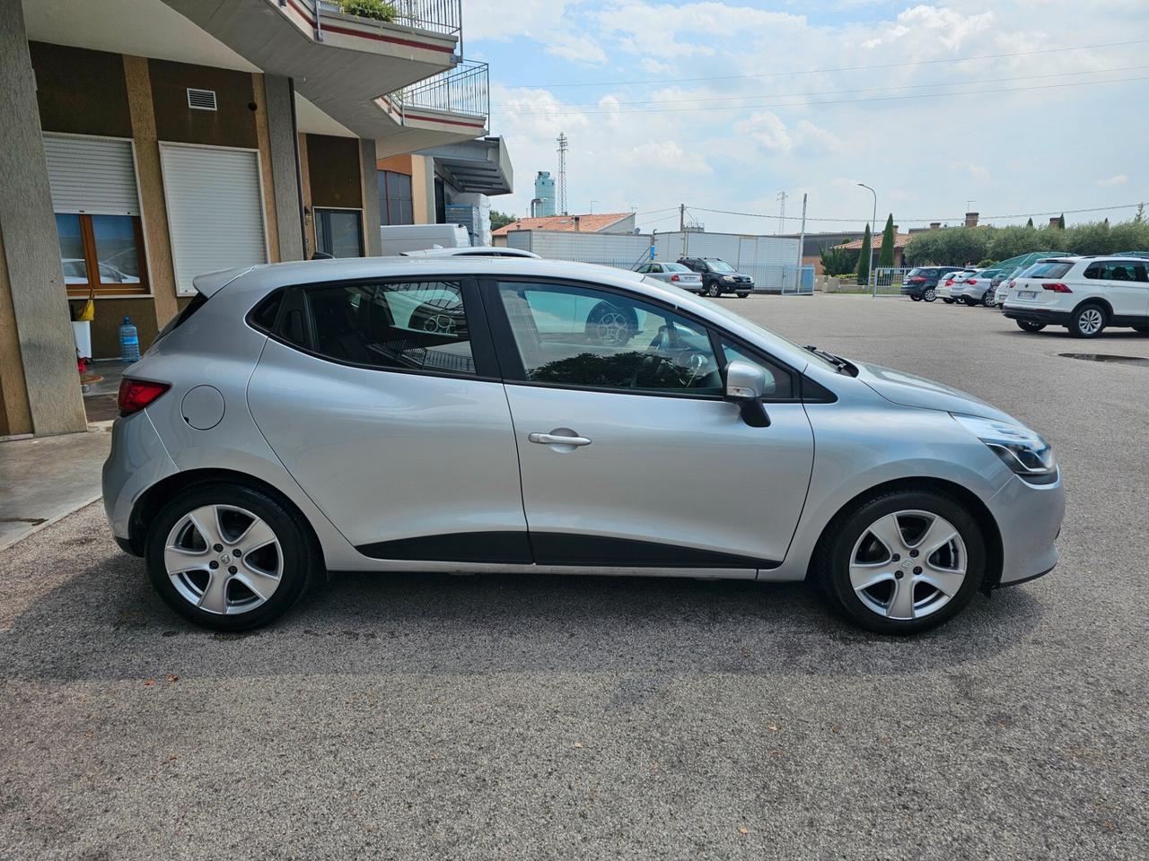 Renault Clio 1.2 75CV 5 porte - Neopatentati