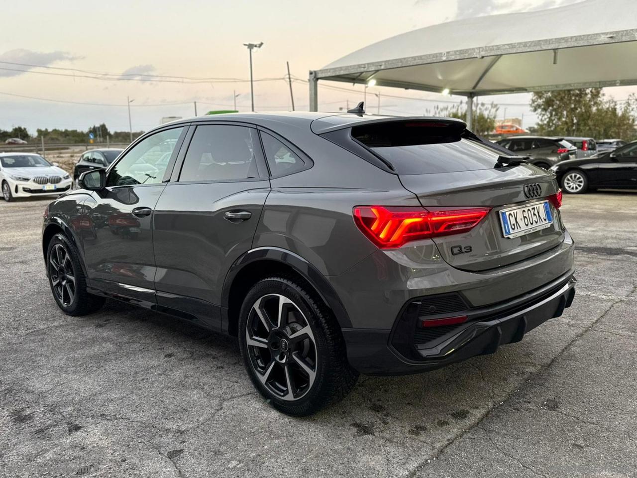 AUDI Q3 SPB 35 TDI S-LINE tronic Identity Black