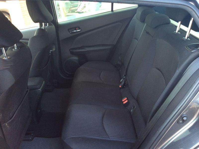 Toyota Prius 1.8 AWD Lounge