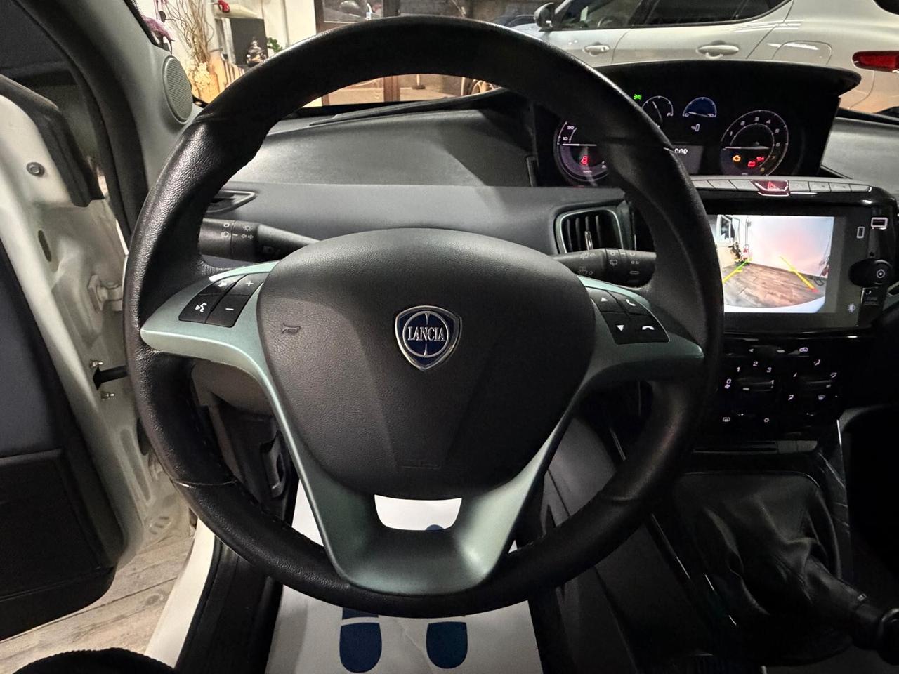 Lancia Ypsilon 1.0 FireFly 5 porte S&S Hybrid Gold