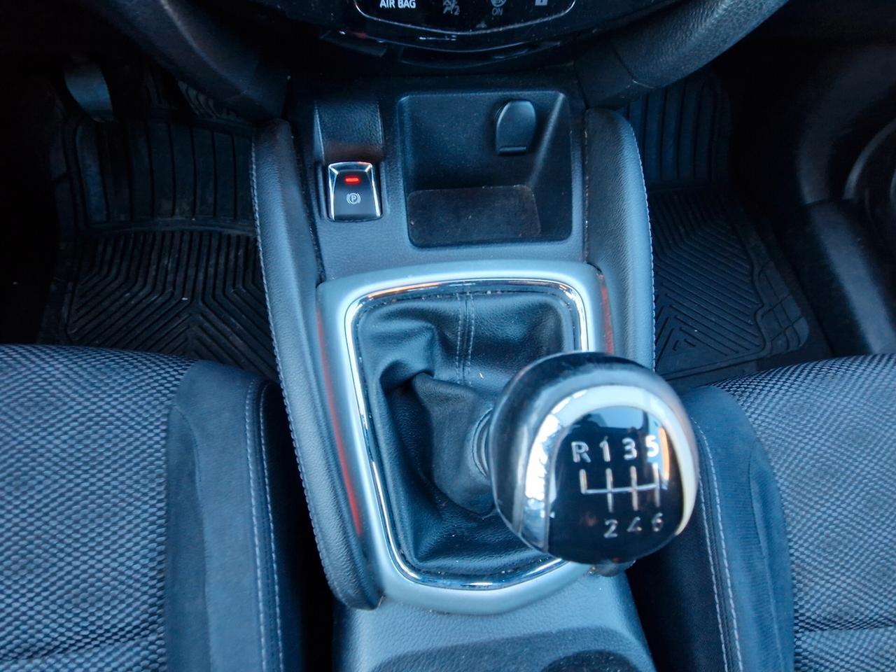 Nissan Qashqai 1.5 dCi DPF Tekna