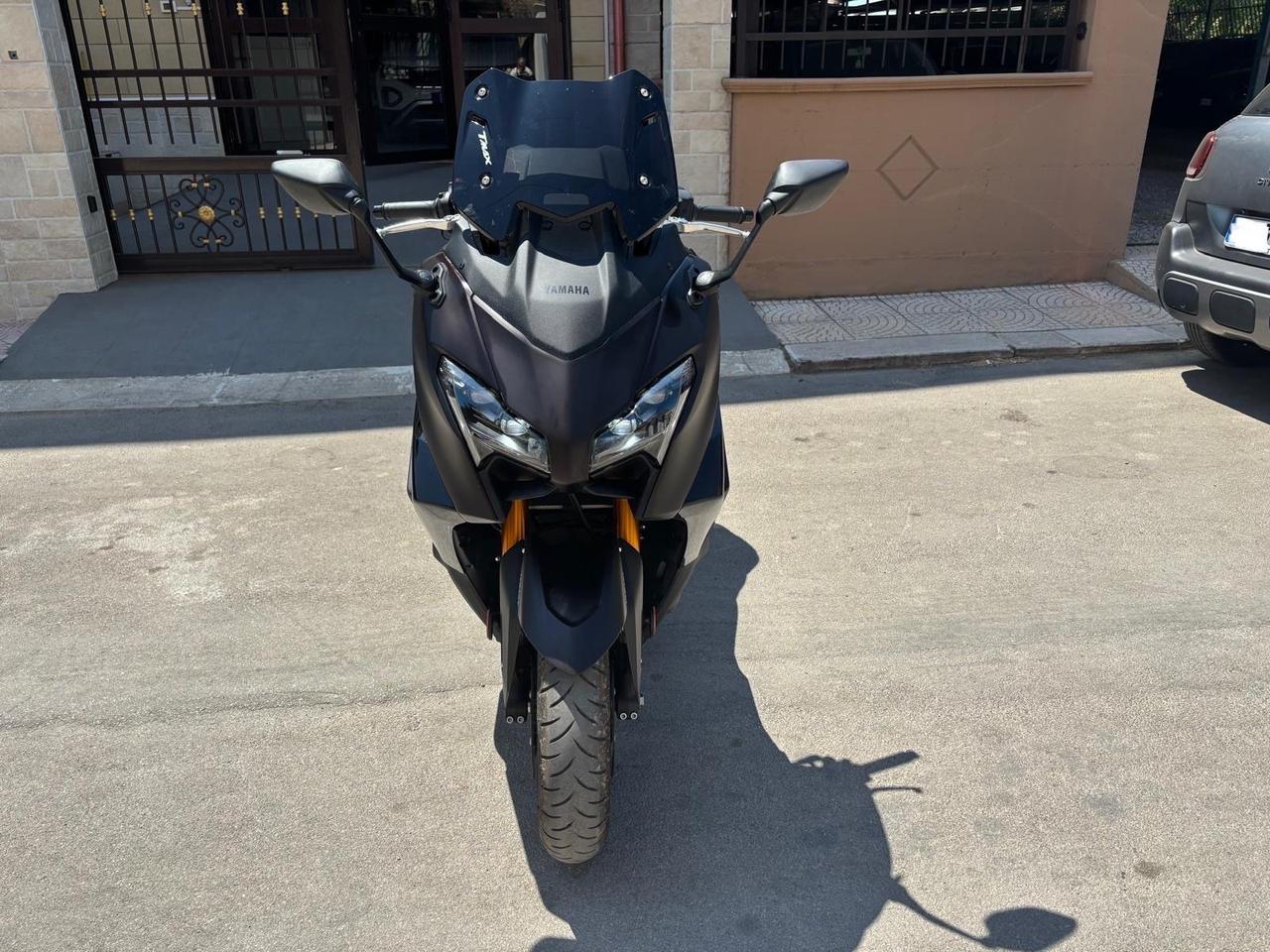 Yamaha T Max 560 TECH MAX DARK MAGMA