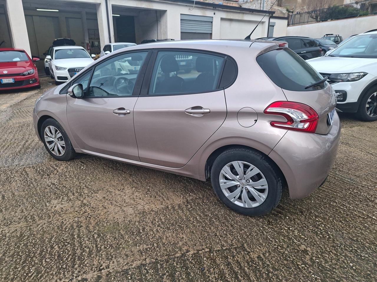 Peugeot 208 1.4 HDi 68 CV 5 porte Access