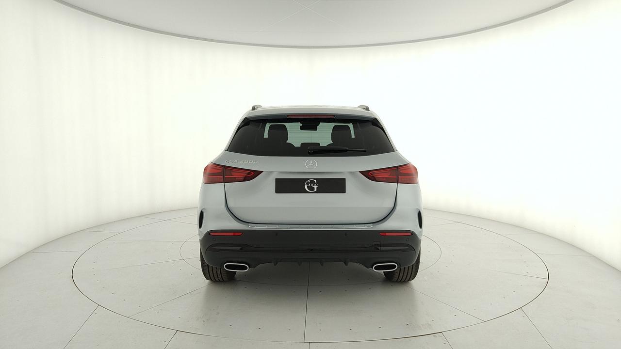 Mercedes-Benz GLA 200 d automatic