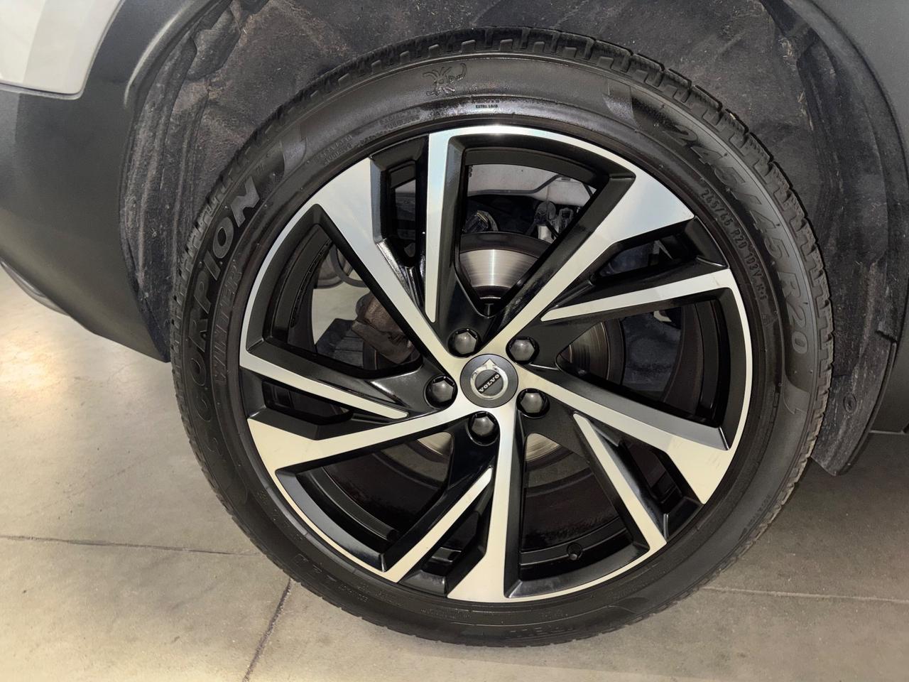 Volvo XC40 D3 GearTronic R-DESIGN |FULL OPTIONAL |