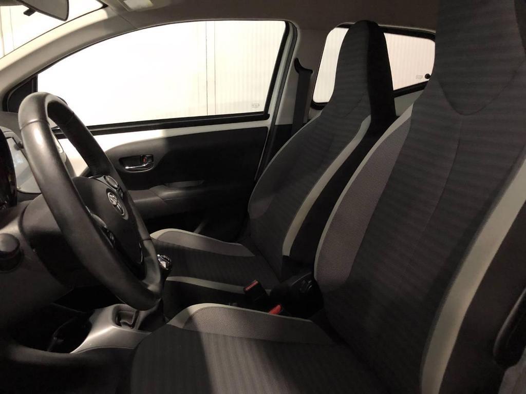 Toyota Aygo 5 Porte 1.0 VVT-i x-play