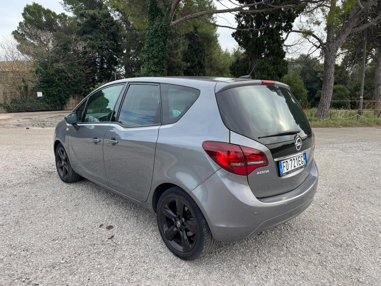 Opel Meriva 1.4 Cosmo 28000 km