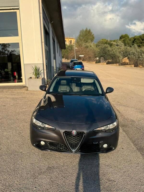 Alfa Romeo Giulia 2.2 t Giulia 150cv
