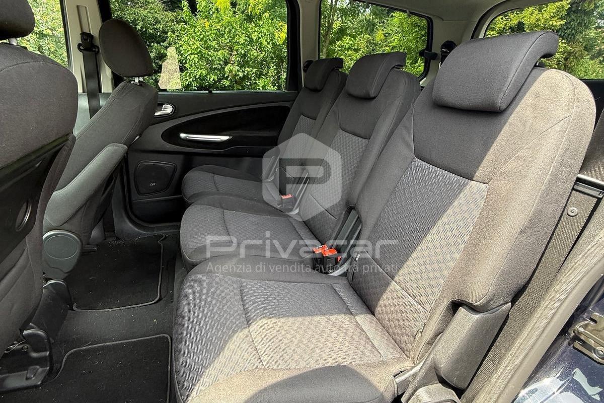 FORD Galaxy 2.0 145 CV Ghia