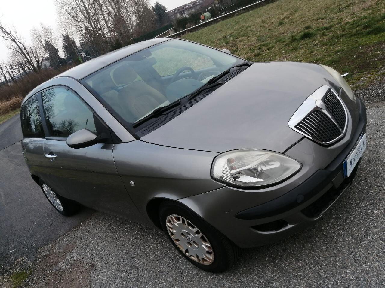 Lancia Ypsilon 1.2 16V Idonea Neopatentati
