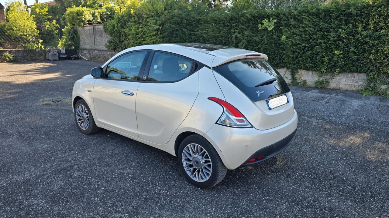 Lancia Ypsilon 1.2 69 CV 5 porte GPL Ecochic Platinum