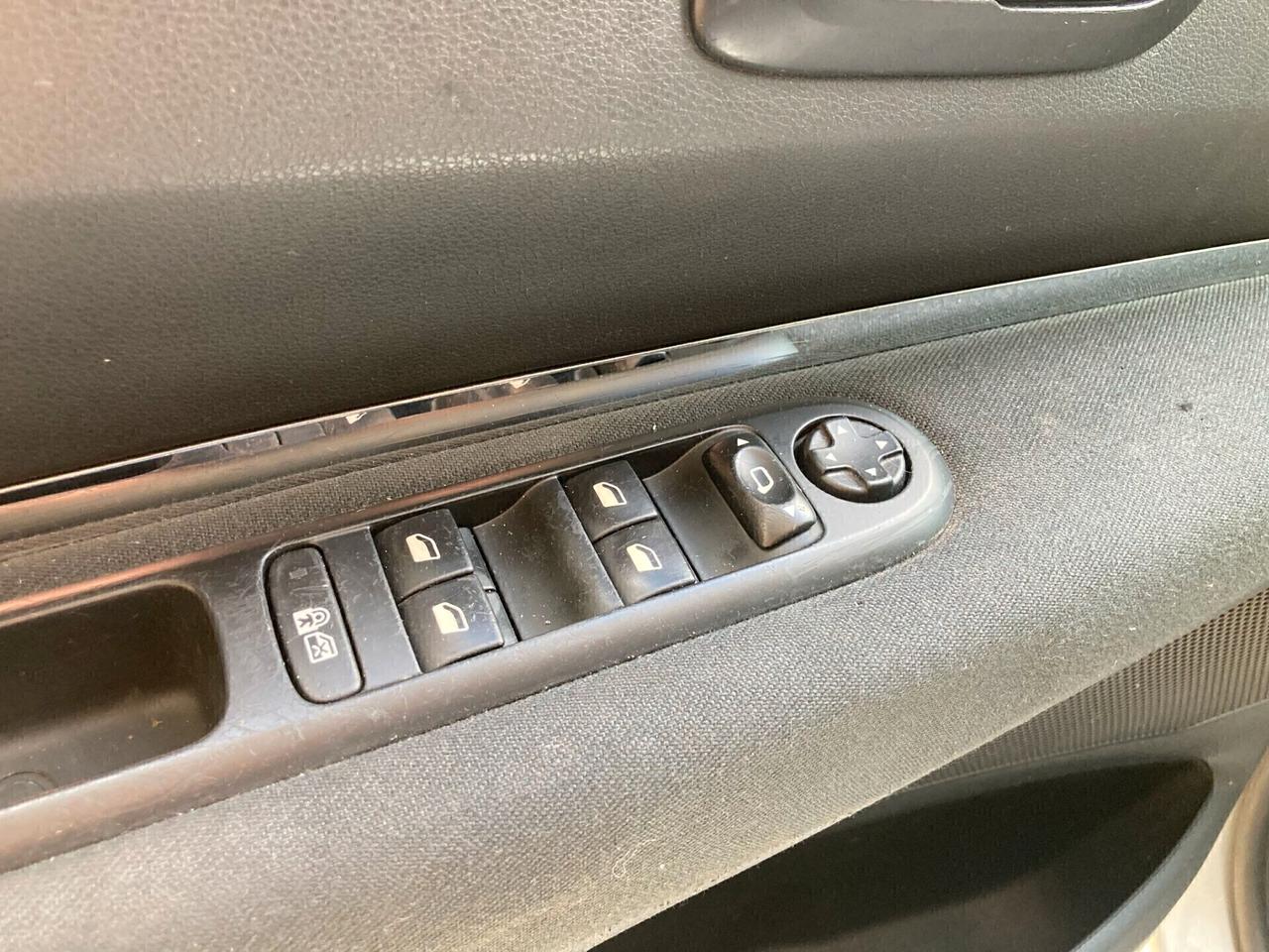 Peugeot 5008 1.6 HDi -SETTE POSTI-2013