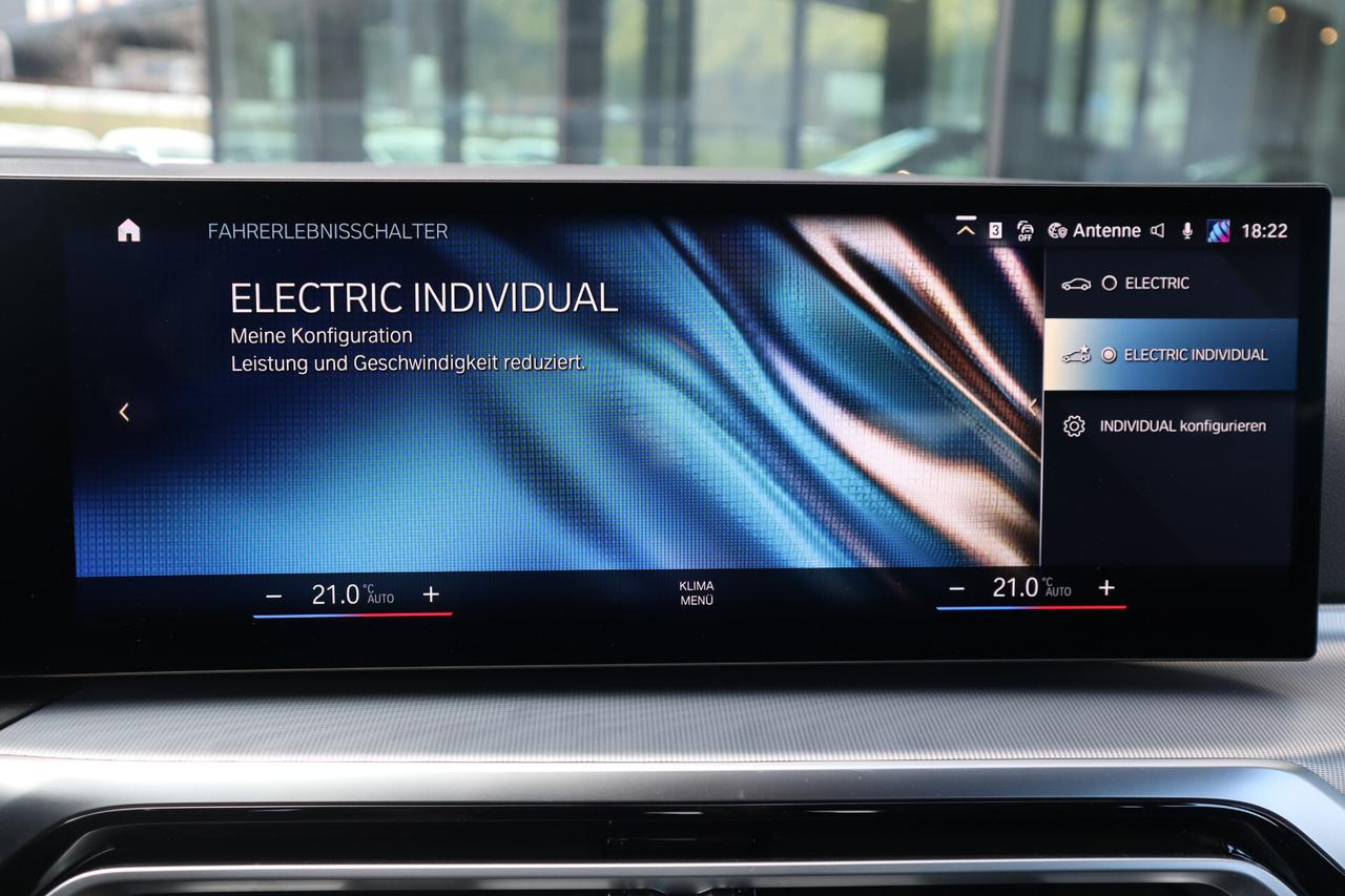 Bmw 330 330e xDrive Touring Msport PLUG IN HYBRIDO