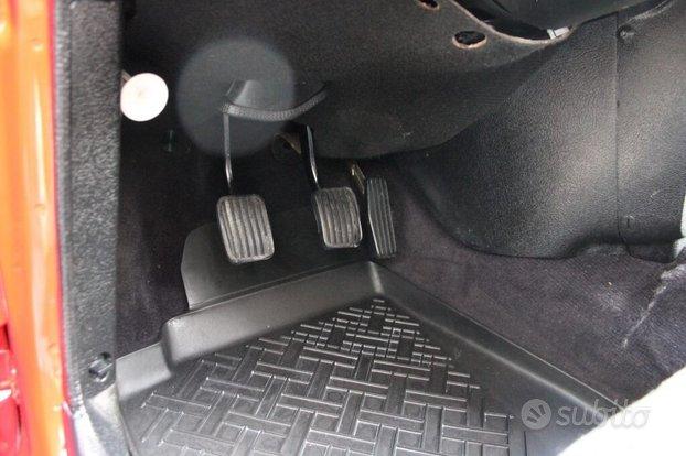 VOLVO 240 2.0 cat Station Wagon Polar