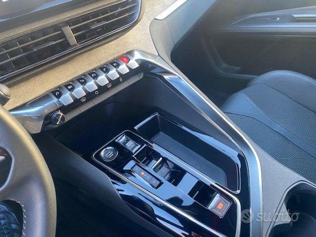 PEUGEOT 5008 BlueHDi 130 S&S EAT8 Allure Pack