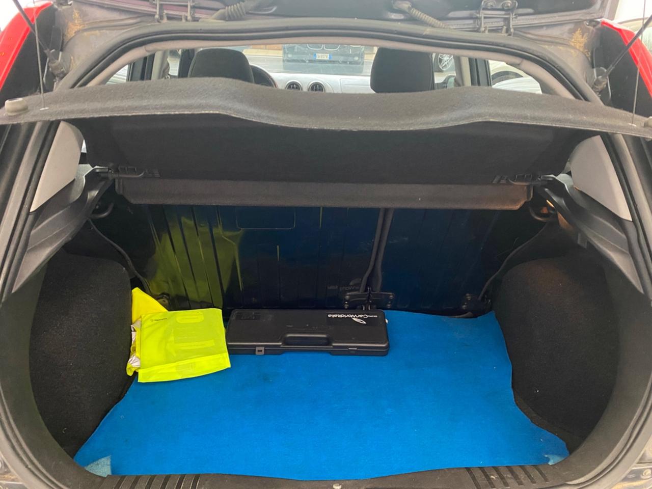 Ford Fiesta 1.2 16V 5p. Ghia