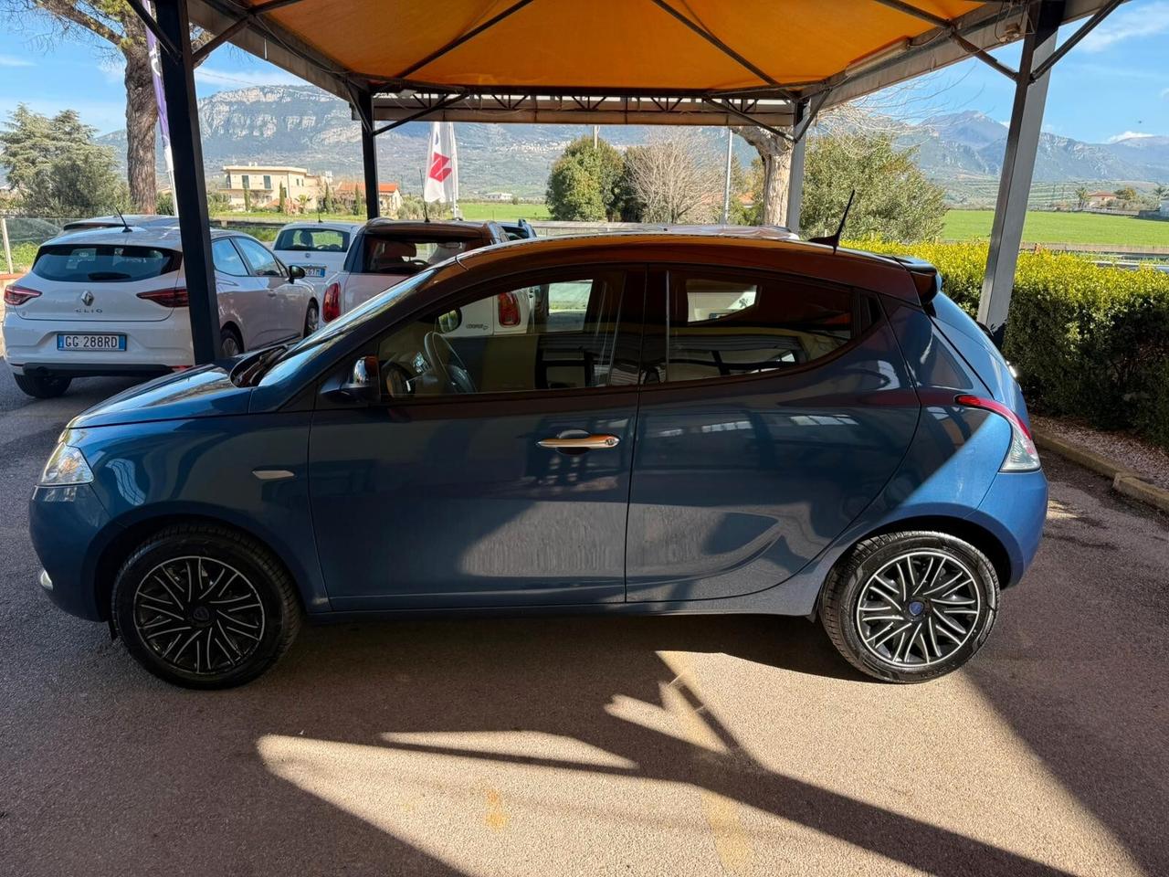 Lancia Ypsilon 1.0 FireFly 5 porte S&S Hybrid Silver Plus