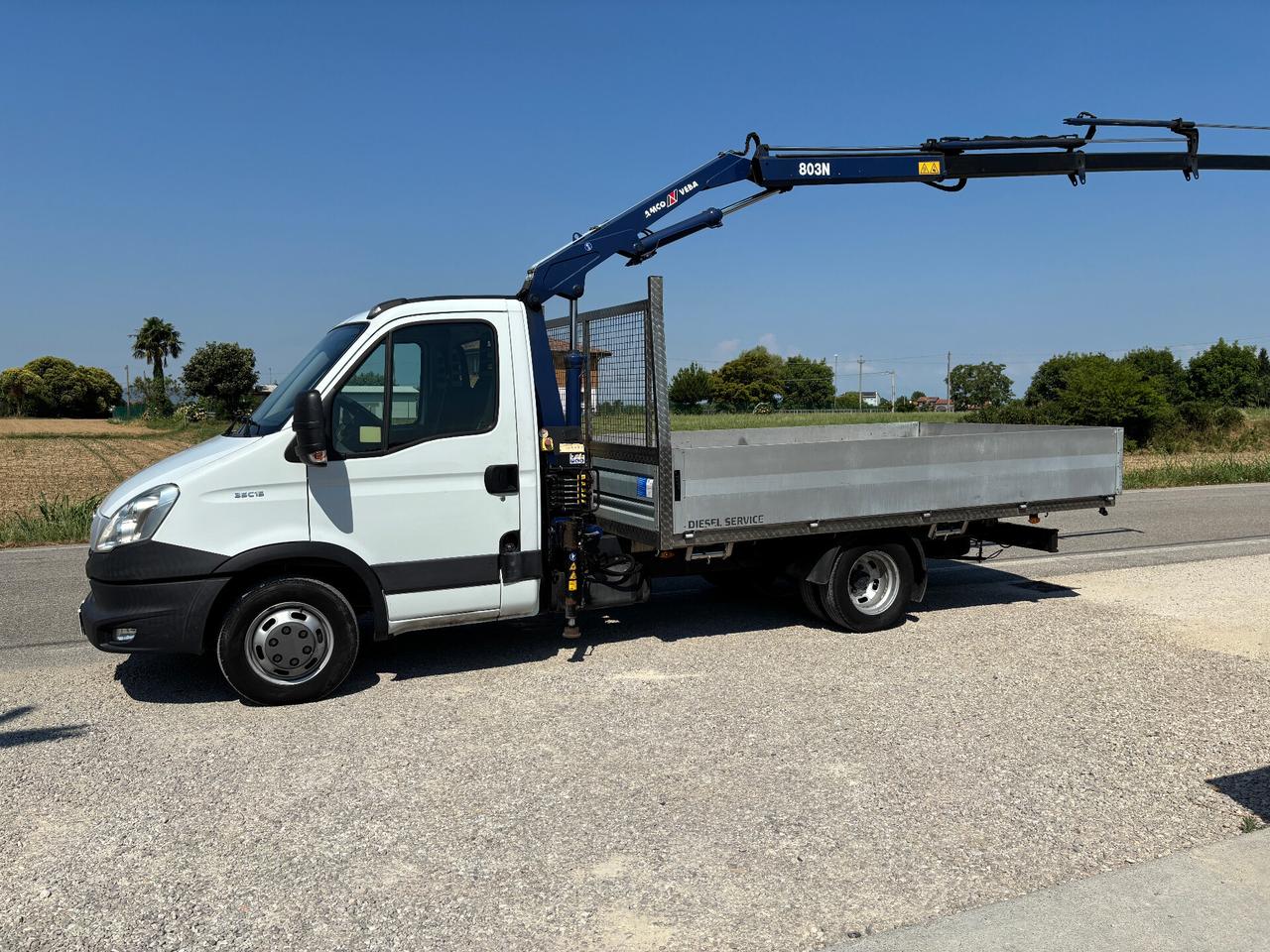Iveco Daily 35C15 cassonato con gru amco veba V 803