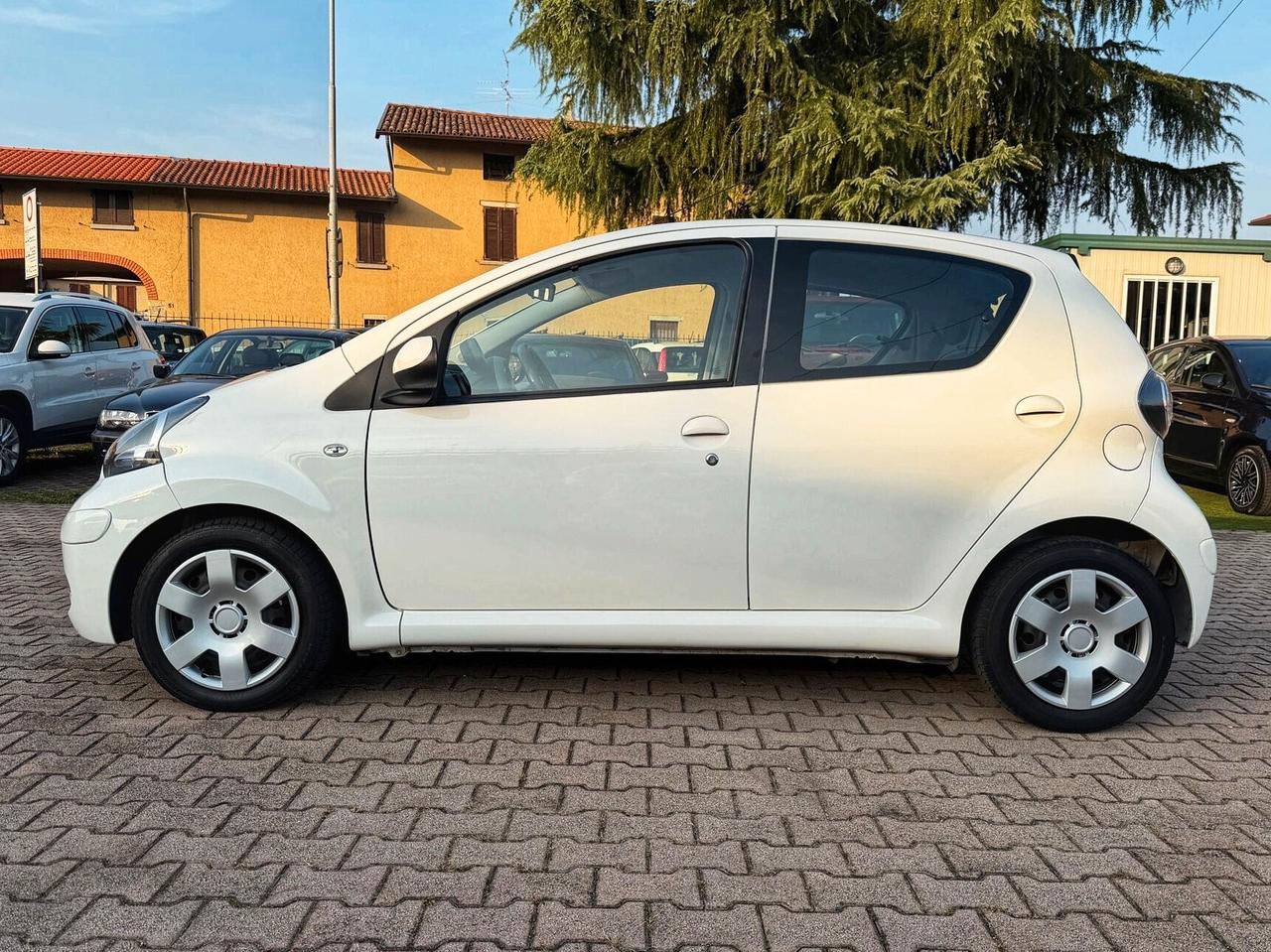 Toyota Aygo 1.0 12V VVT-i 5 porte AUTOMATICA
