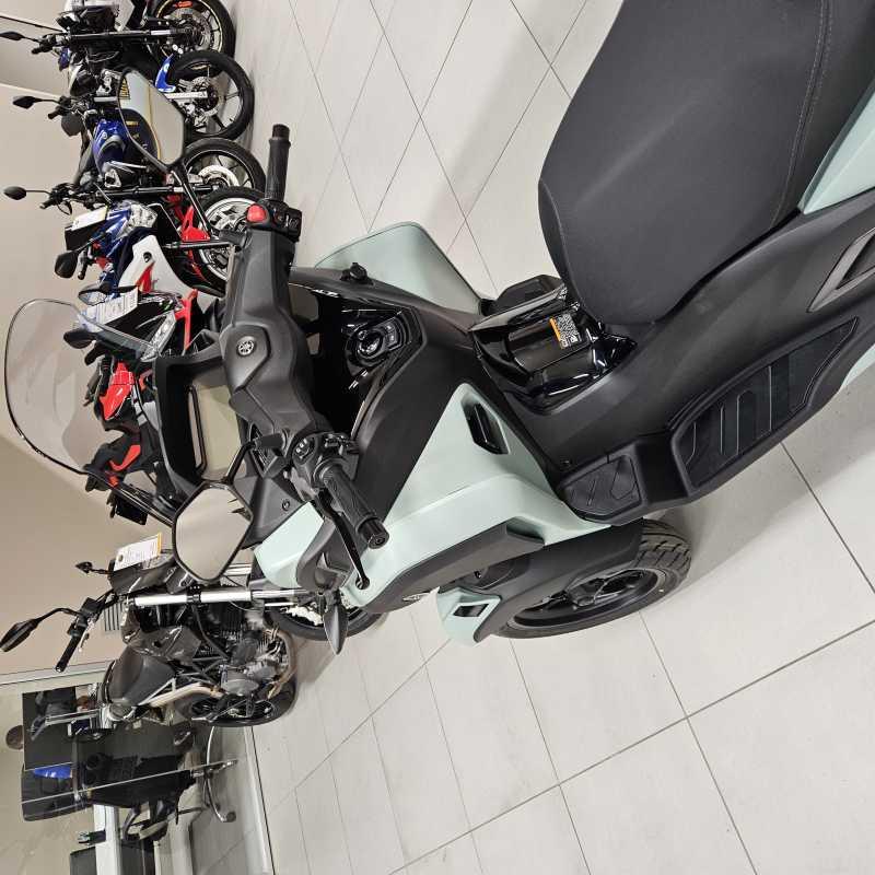 Yamaha Tricity 300 - 2026