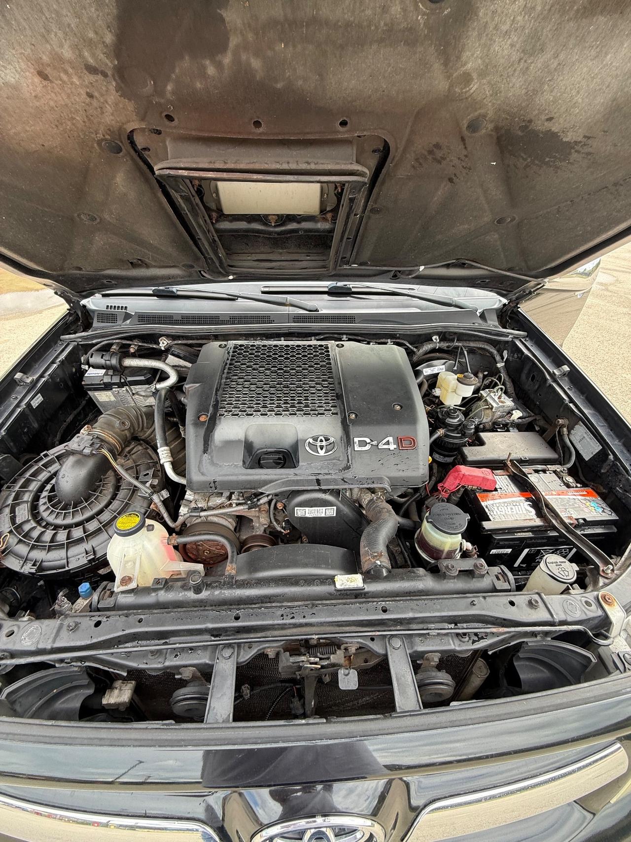 Toyota Hilux 3.0 D-4D 4WD 4p. Doub. Cab SR+