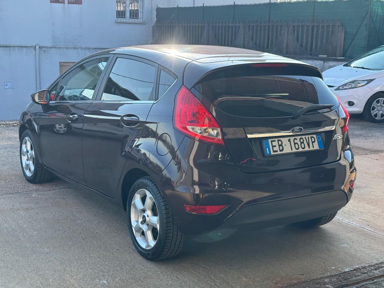 Ford Fiesta 1.4 5 porte Bz.- GPL Titanium UNICO PROPRIETARIO