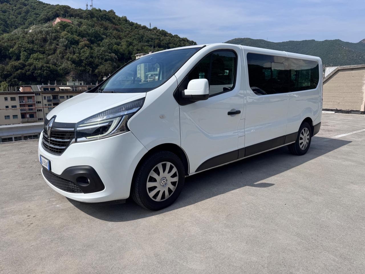 Renault Trafic T29 2.0 DCI EU6 PASSO LUNGO 9p +IVA