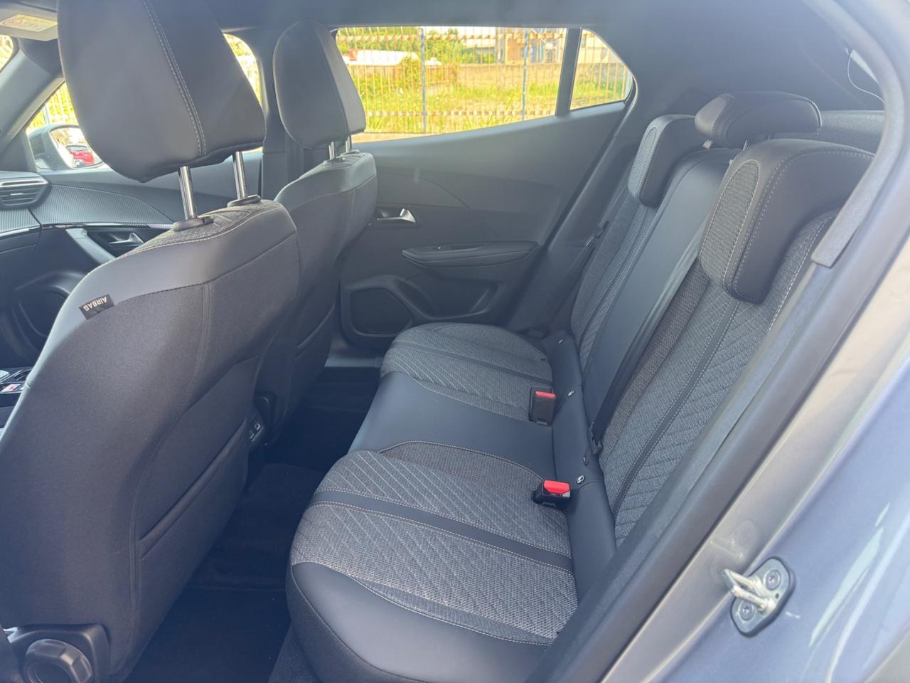Peugeot 2008 Hybrid 136 e-DCS6 Allure