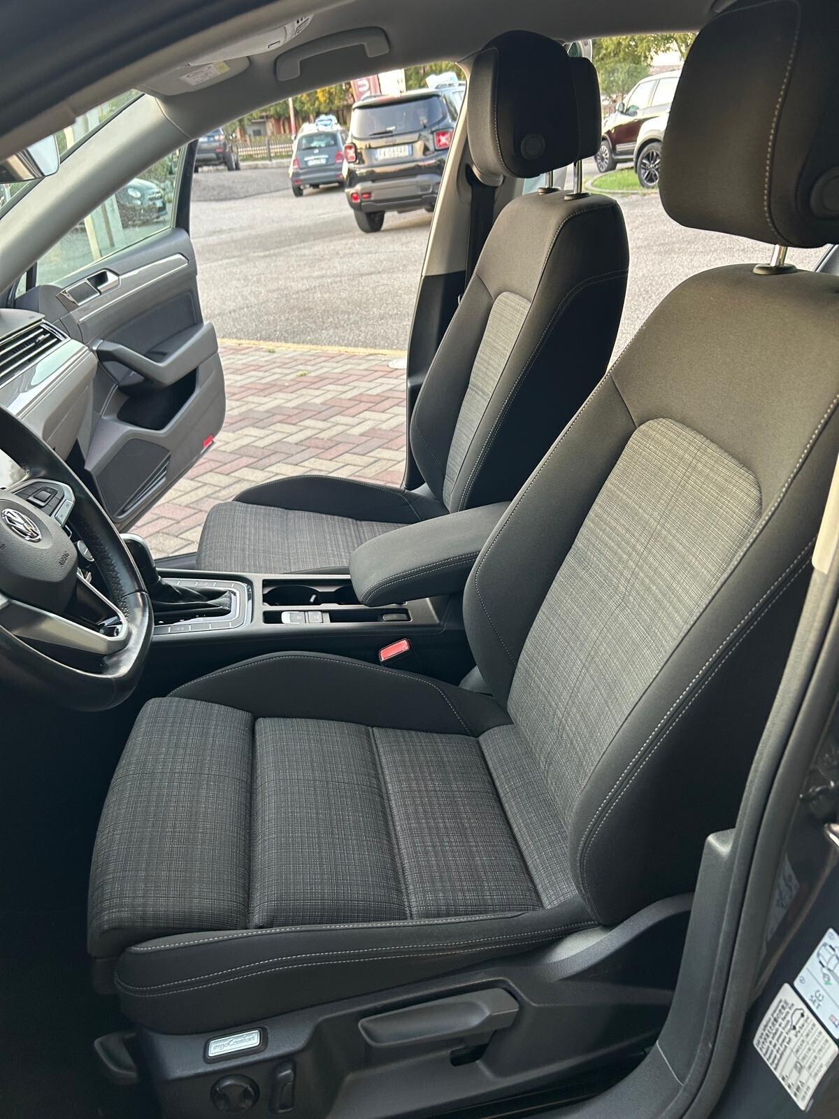 Volkswagen Passat 1.6 TDI SCR DSG Business BMT