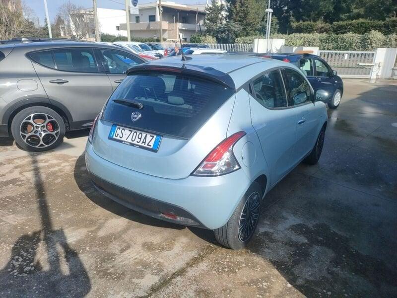 Lancia Ypsilon 3ª serie 1.0 FireFly 5 porte S&S Hybrid Oro