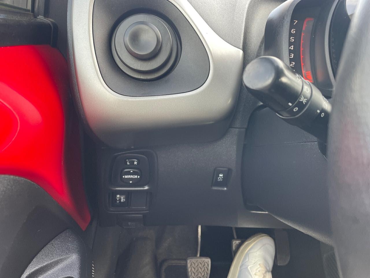 Toyota Aygo 1.0 69 CV x-play SOLO 58 MILA KM