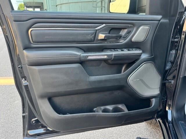 DODGE RAM 1500 LIMITED CREW CAB 4x4 E-TORQUE 5.7L V8