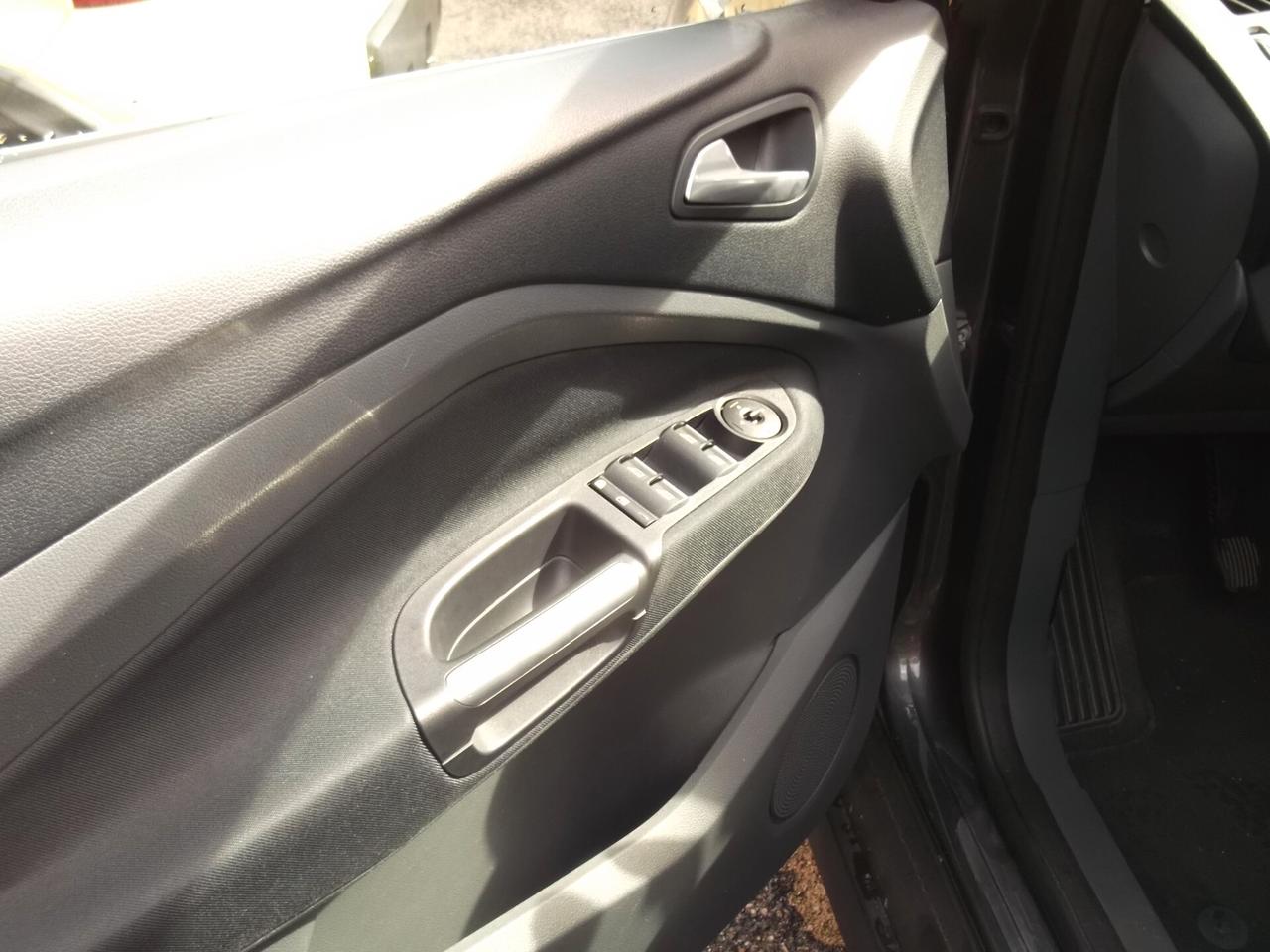 Ford C-Max 1.6 TDCi 115CV Titanium - 21