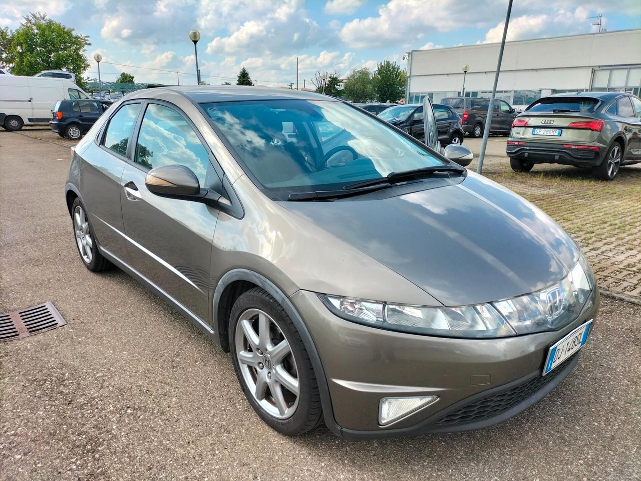 Honda Civic 1.8 i-VTEC cambio automatico