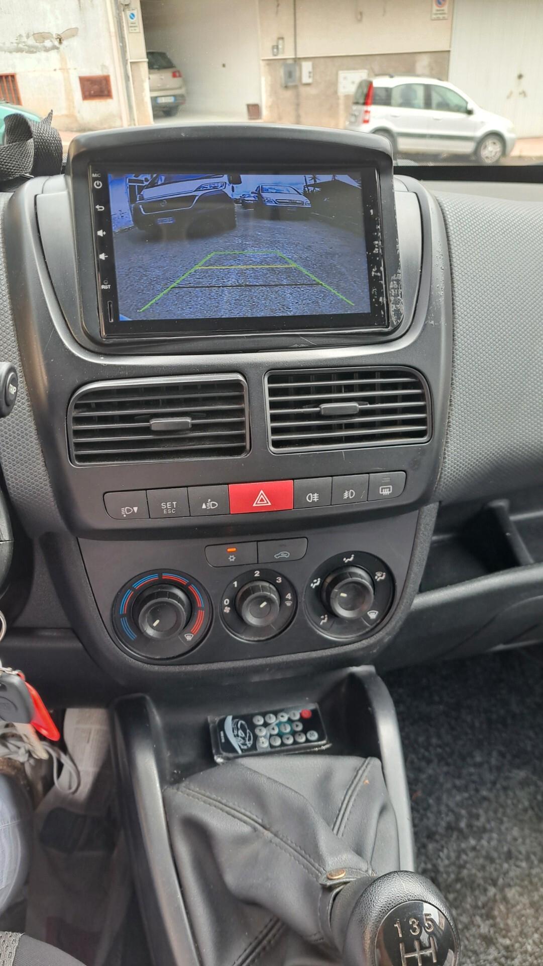 Fiat doblo 1.3 5 posti autocarro diesel gancio traino
