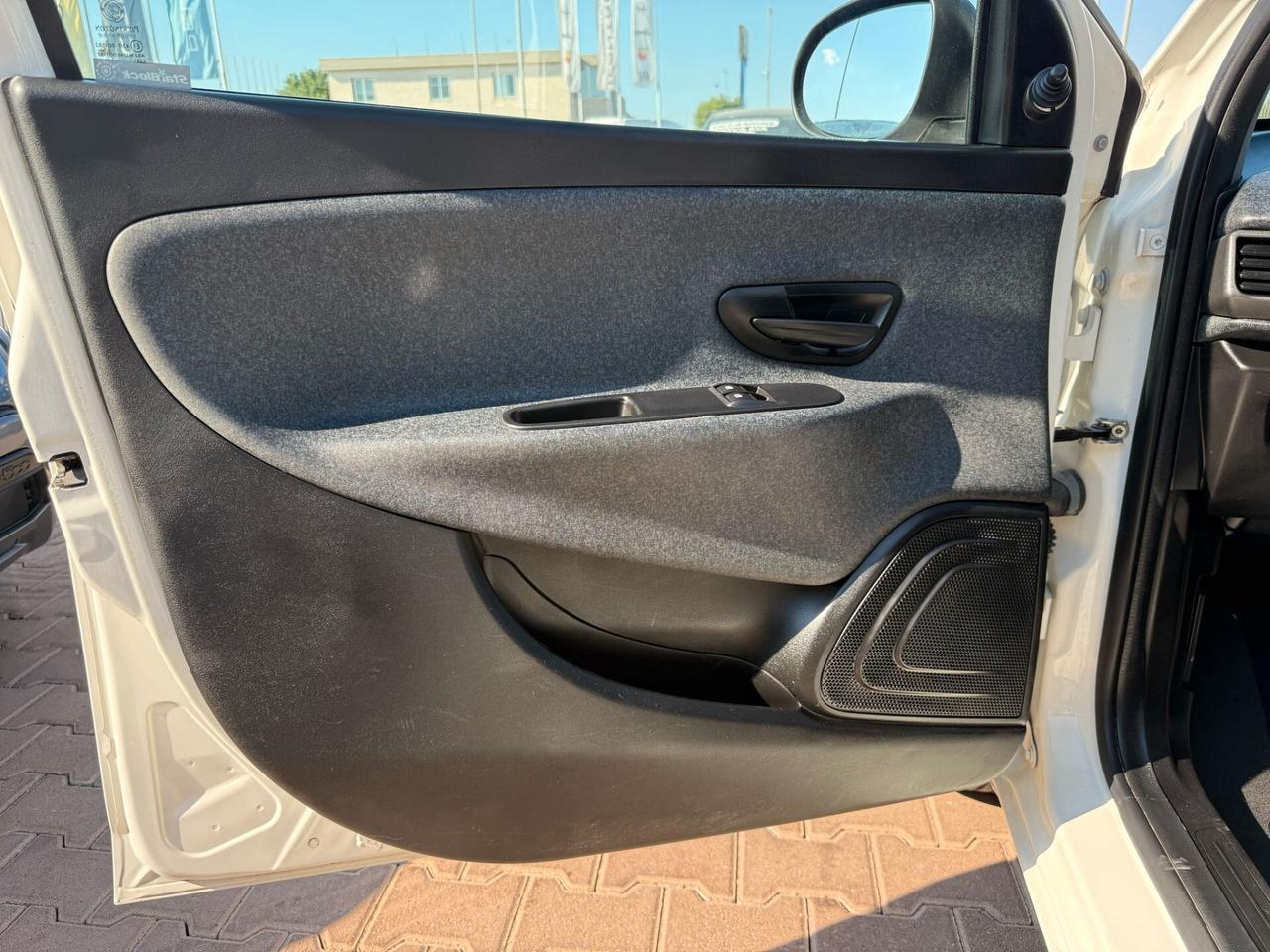 Lancia Ypsilon 1.2 69 CV 5 porte GPL Ecochic Elefantino Blu
